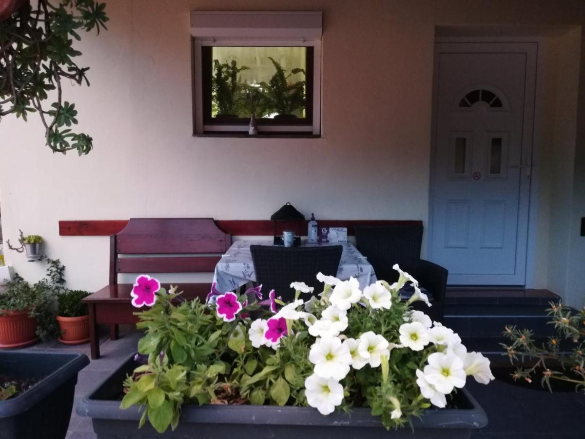 Appartamento Apartman Rosa Skradin Esterno foto