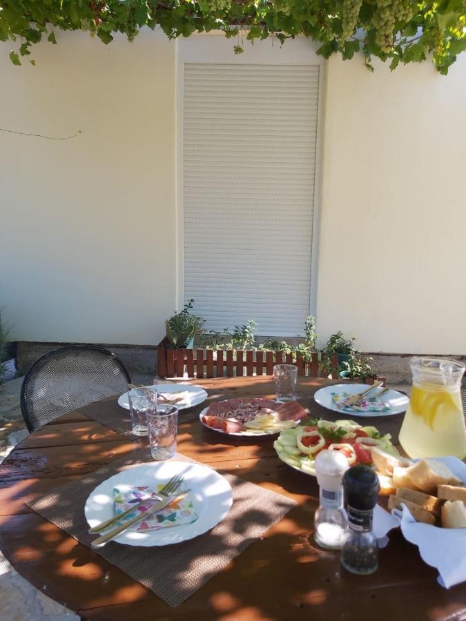 Appartamento Apartman Rosa Skradin Esterno foto
